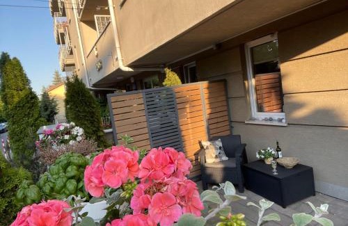 Grochow Apartamento | Apartament z tarasem przy parku