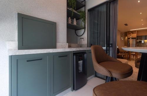 Morretes Apartamento | Apartamento 2 suítes, Charme mediterrâneo, com Piscina e Academia