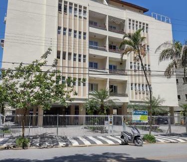 Vila Julia Apartamento | Apartamento 500M da Praia Enseada, Guarujá