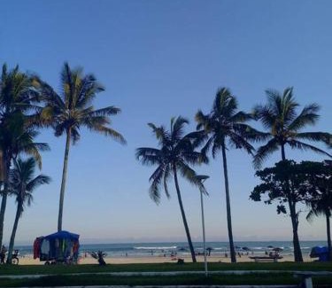 Vila Julia Apartamento | Apartamento 500M da Praia Enseada, Guarujá