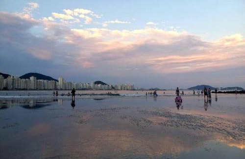 Vila Julia Apartamento | Apartamento 500M da Praia Enseada, Guarujá