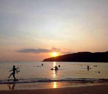 Vila Julia Apartamento | Apartamento 500M da Praia Enseada, Guarujá