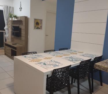 Vila Julia Apartamento | Apartamento 500m Praia da Enseada Guarujá varanda e vaga de garagem