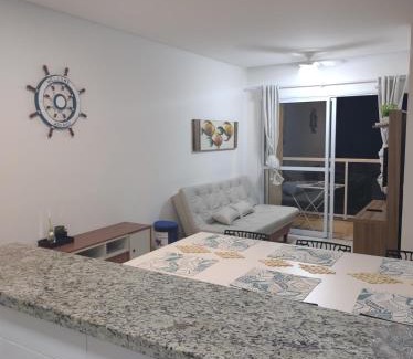 Vila Julia Apartamento | Apartamento 500m Praia da Enseada Guarujá varanda e vaga de garagem