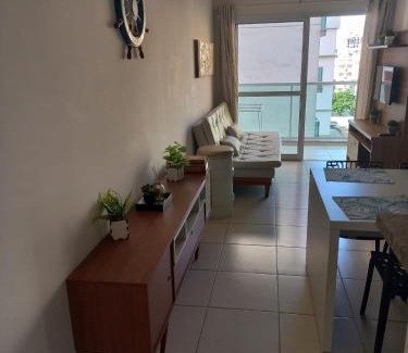 Vila Julia Apartamento | Apartamento 500m Praia da Enseada Guarujá varanda e vaga de garagem