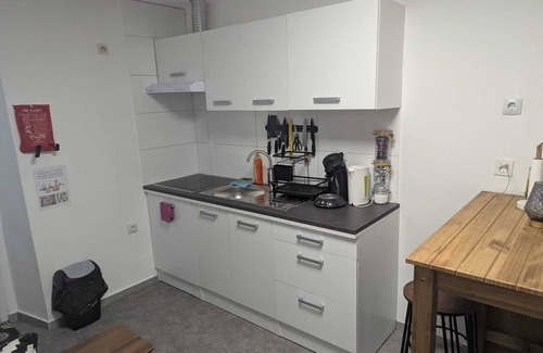 Audun-le-Tiche Apartamento | Apartamento a 5 minutos de Luxemburgo fully equipped kitchen, lovely terrace