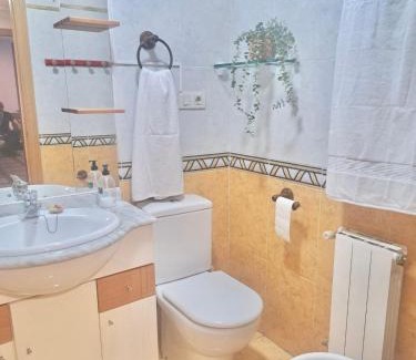 Las Campas y San Claudio Apartamento | Apartamento a 5 minutos del Centro Parking Privado
