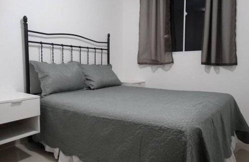 Pium Apartamento | apartamento aconchegante - condomínio mirantes caminho do mar