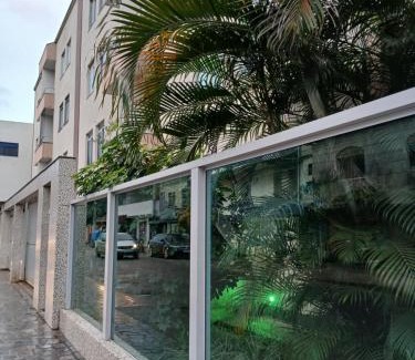 Guarapari Apartamento | Apartamento aconchegante na Praia do Morro, a poucos metros da praia