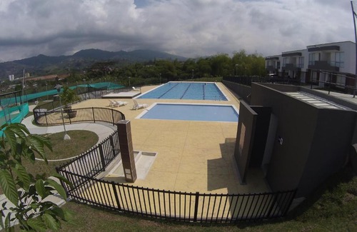 Pereira Apartamento | Apartamento Amoblado para 4 personas en Dosquebradas Risaralda