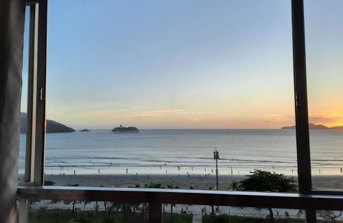 Embare Apartamento | Apartamento amplo e charmoso, frente ao mar.