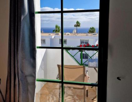 Puerto del Carmen Apartamento | Apartamento Azul Vista Mar with pool
