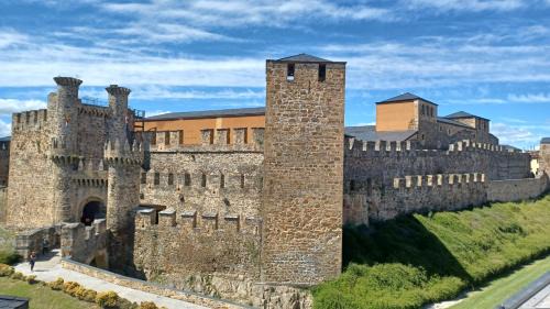Ponferrada Apartamento | Apartamento Castillo Ponferrada.