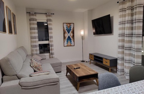 Dos Hermanas Apartamento | Apartamento cercano al Metro