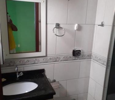 Prainha Apartamento | Apartamento com estacionamento, telas nas varandas
