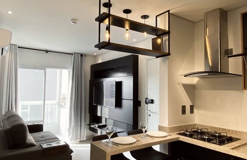 Guilhermina Apartamento | Apartamento com Piscina, Moderno e Luxuoso