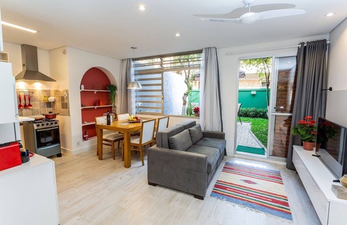 Alto de Pinheiros Apartamento | Apartamento com quintal na Praça do Pôr do Sol