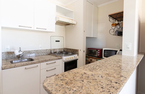 Morro das Pedras Apartamento | Apartamento com Vista Mar e Acesso a Praia YY4578