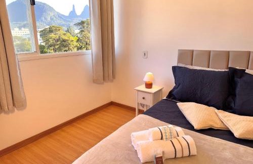 Alto Apartamento | Apartamento com Vista para Dedo de Deus