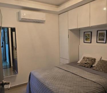 Restrepo Apartamento | Apartamento Completo de Lujo con Aire Acondicionado