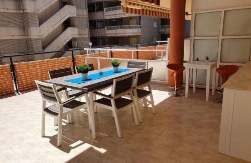 Daimuz Apartamento | APARTAMENTO CON GRAN TERRAZA, PISCINA Y CON VISTAS AL MAR, A SOLO 50 m DE LA PLAYA