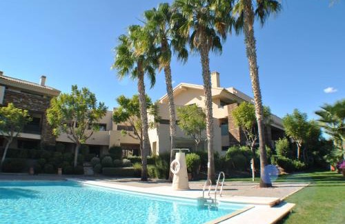 Vera Apartamento | Apartamento con jardín privado y vistas al lago,Valle del Este Golf Agv