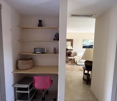 Vera Apartamento | Apartamento con jardín privado y vistas al lago,Valle del Este Golf Agv