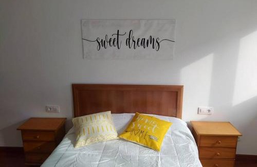 Samieira Apartamento | Apartamento con jardín y piscina temporada verano privados