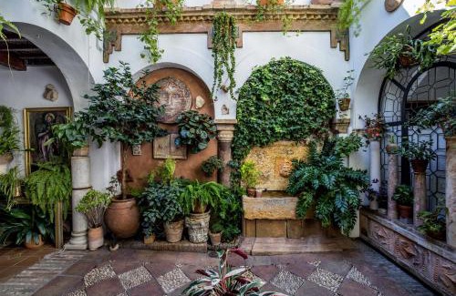 San Basilio Apartamento | Apartamento con patio cordobés en San Basilio & Parking