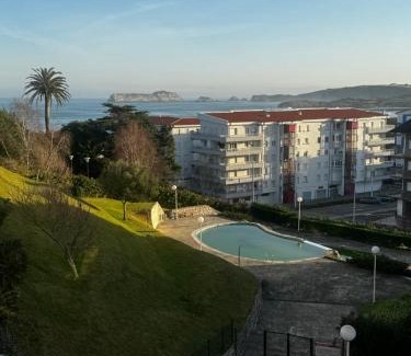 Suances Apartamento | Apartamento con vistas al mar y piscina