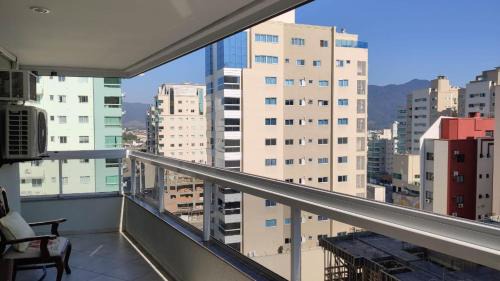 Andorinha Apartamento | Apartamento confortável em Meia Praia - 200 metros da praia
