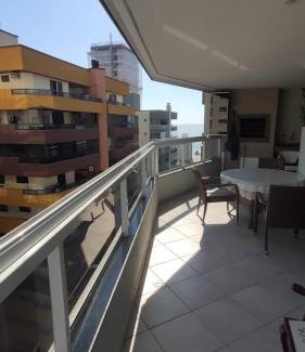 Andorinha Apartamento | Apartamento confortável em Meia Praia - 200 metros da praia