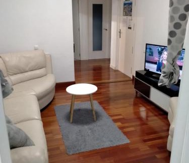 Zumaia Apartamento | APARTAMENTO DANAE centro ESS00359