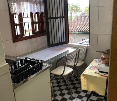 Balneario Guaruja Apartamento | Apartamento de 2 quartos com Ar Condicionado na Enseada
