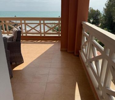 Peñíscola Apartamento | Apartamento de ensueño con vistas al mar by beBalmy