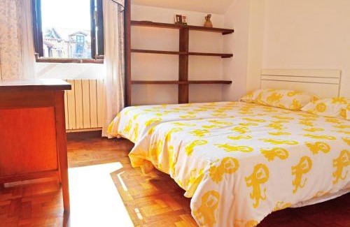 Centro de Comillas Apartamento | Apartamento El Corro: con parking en pleno centro de Comillas