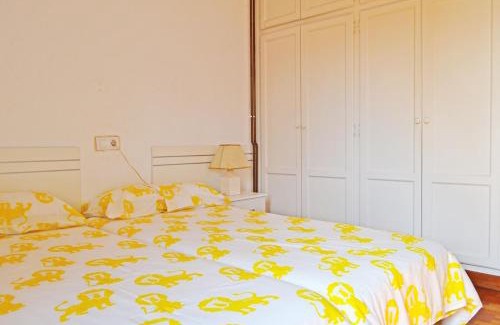 Centro de Comillas Apartamento | Apartamento El Corro: con parking en pleno centro de Comillas