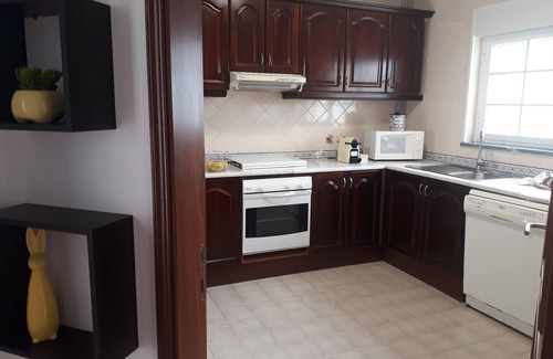 Praia del Rei Apartamento | Apartamento em Condominio