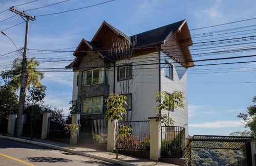 Dutra Apartamento | Apartamento em localização privilegiada de Gramado