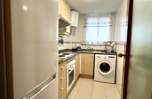 Almarda Apartamento | Apartamento en la playa, amplio con piscina olímpica, cerca de Valencia