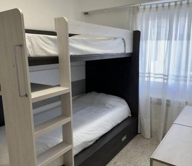 Centro de Roses Apartamento | Apartamento Familiar Poeta Marquina