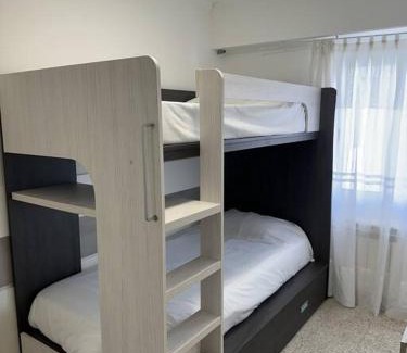 Centro de Roses Apartamento | Apartamento Familiar Poeta Marquina