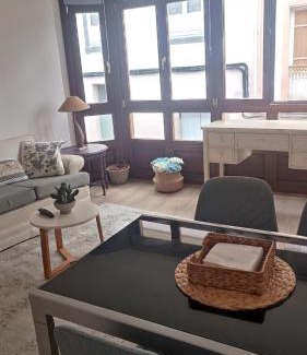 Figueras (Castropol) Apartamento | Apartamento Galería Cine Colón