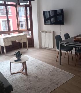 Figueras (Castropol) Apartamento | Apartamento Galería Cine Colón