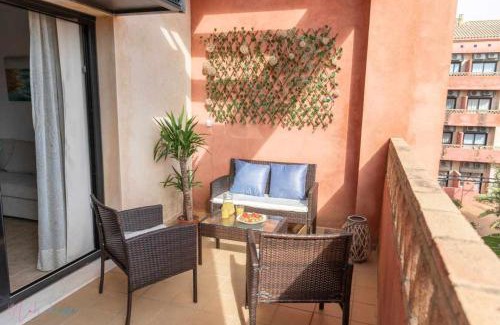 Punta Umbria Apartamento | Apartamento junto a la playa con piscina y parking