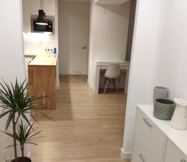 Las Campas y San Claudio Apartamento | Apartamento LOS VEGA- parking privado