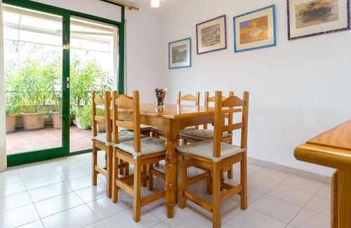 Llanca Apartamento | Apartamento luminoso con jardín, piscina comunitaria y cerca de la playa en Llançà. - ES-228-41