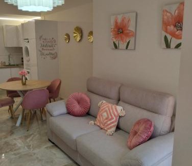 Aguilas Apartamento | APARTAMENTO LUNA - 2 apartamentos céntricos juntos cerca de la playa, ideales para grupos grandes
