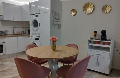 Aguilas Apartamento | APARTAMENTO LUNA - 2 apartamentos céntricos juntos cerca de la playa, ideales para grupos grandes