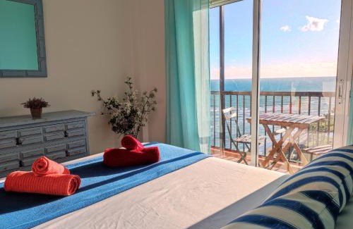 Sitio de Calahonda Apartamento | Apartamento MAR AZUL, primera línea de playa